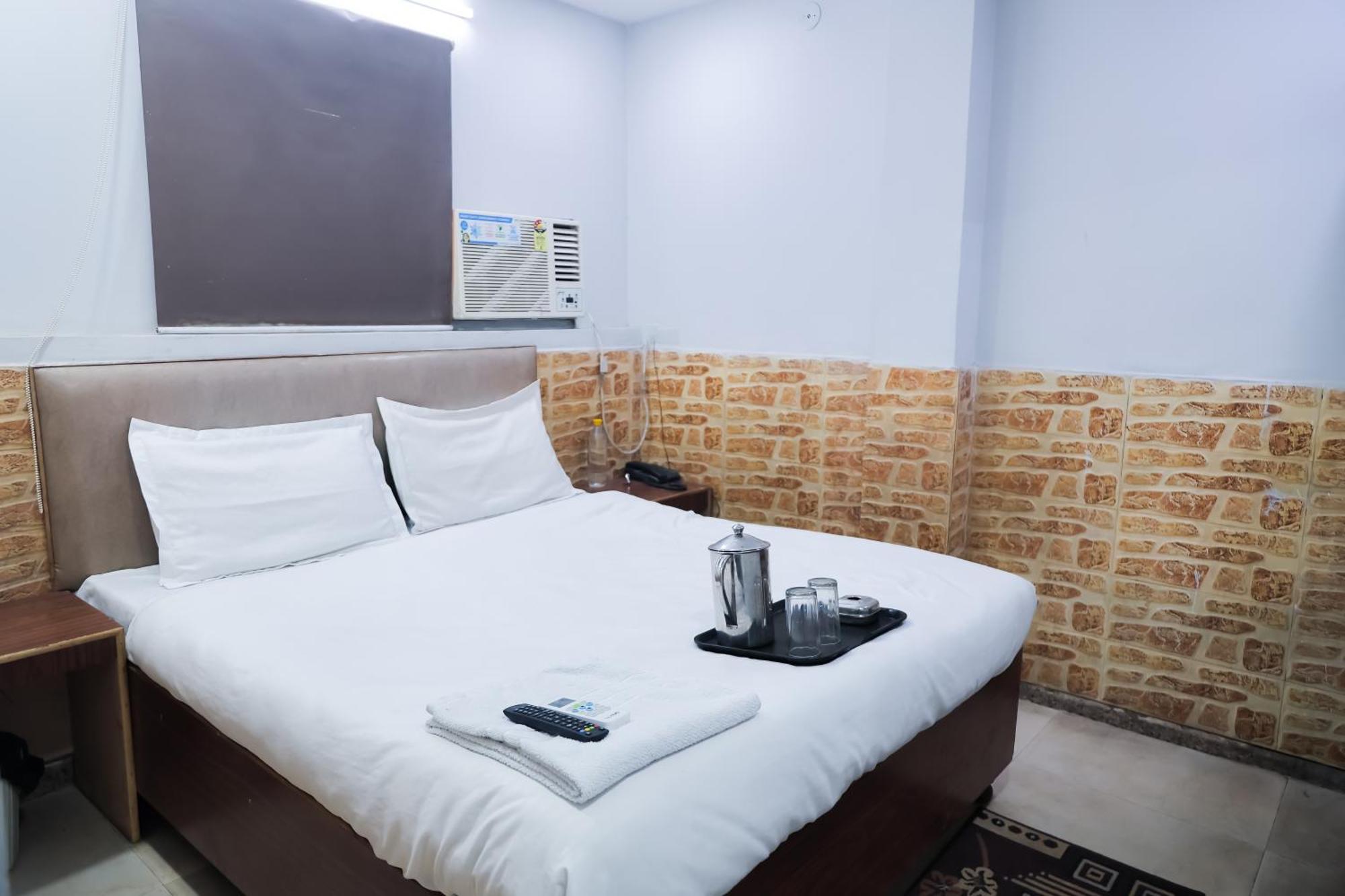 Mannat Stay Hotel - Laxmi Nagar Új-Delhi Kültér fotó