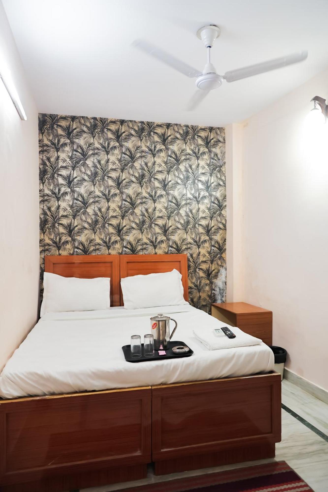 Mannat Stay Hotel - Laxmi Nagar Új-Delhi Kültér fotó