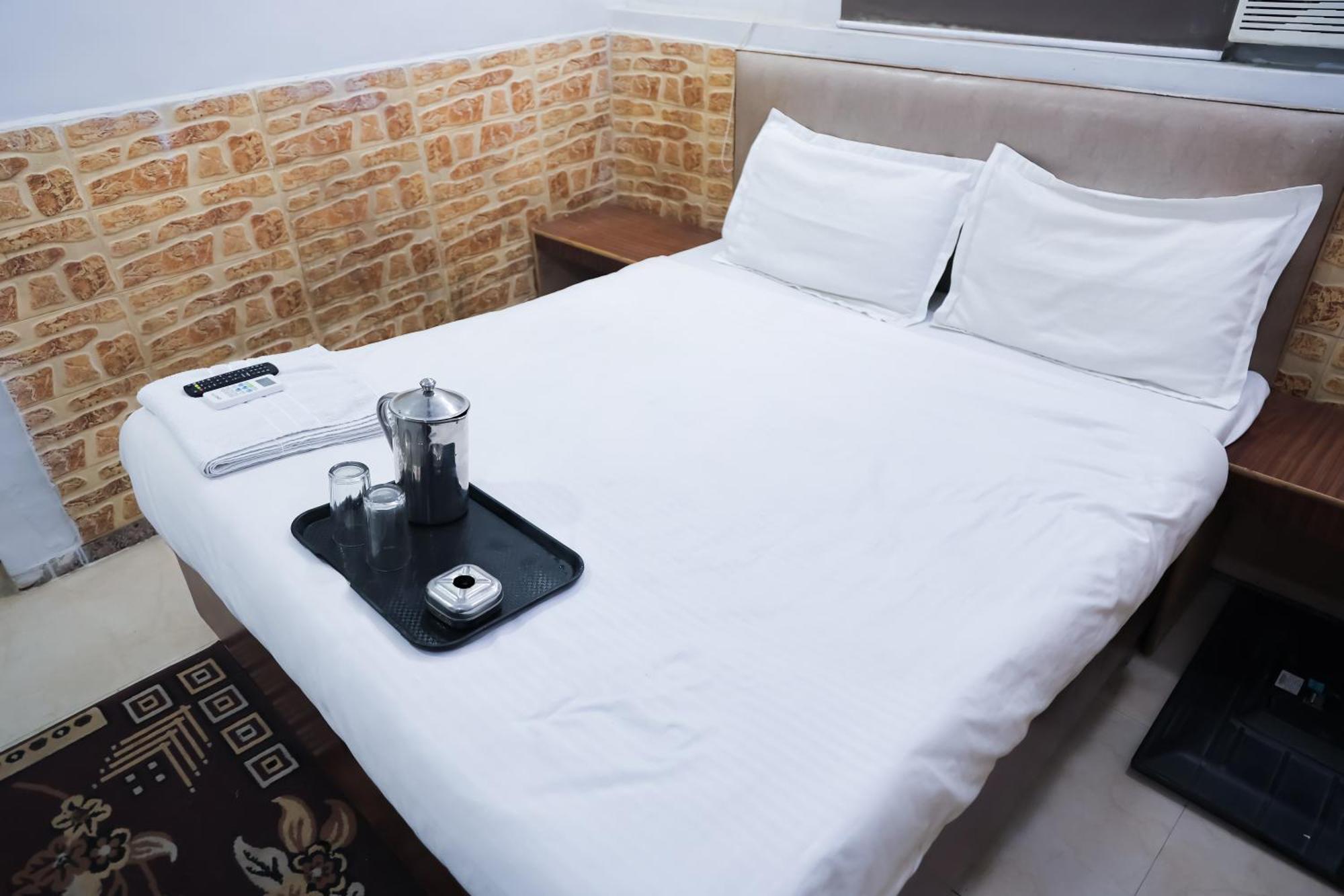 Mannat Stay Hotel - Laxmi Nagar Új-Delhi Kültér fotó