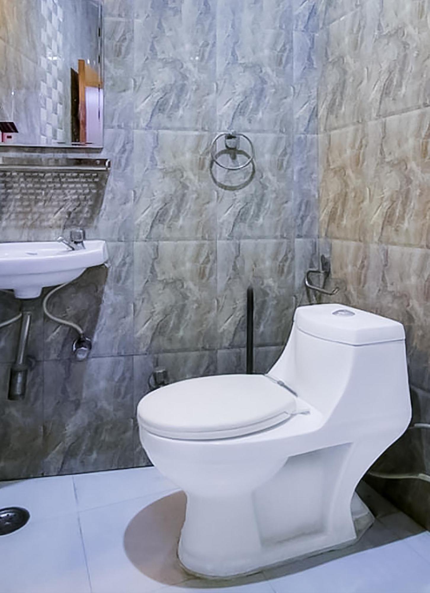 Mannat Stay Hotel - Laxmi Nagar Új-Delhi Kültér fotó